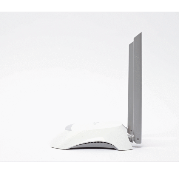 Router Inalámbrico WISP, 2.4 GHz, 300 Mbps, 2 antenas externas omnidireccional 5 dBi, 4 Puertos