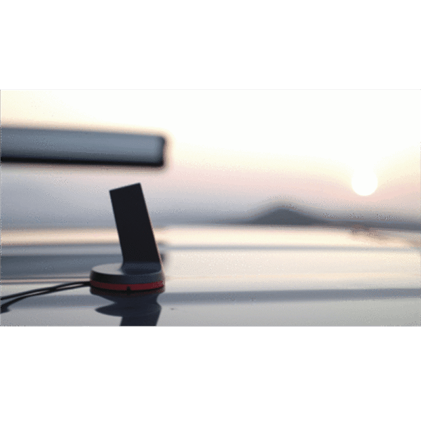 Kit Amplificador de señal celular 4G LTE, 3G y VOZ. Especial para vehículos donde el conductor o copiloto requiere la mayor concentración de señal.