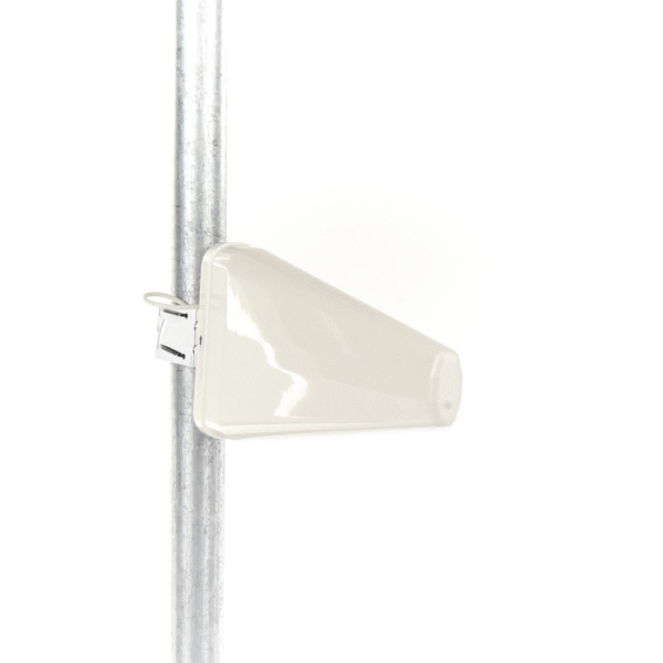 Antena direccional logarítmica de 11 dBi de ganancia. Especial para cualquier dispositivo celular. Amplio rango de frecuencias 698-960 MHz / 1710-2700 MHz