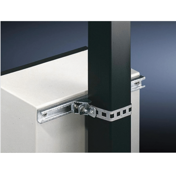 Juego de 2 Herrajes Metálicos para Fijación de Gabinetes Línea PST en Poste Cuadrado o Redondo. Incluye Tornillería de Instalación.