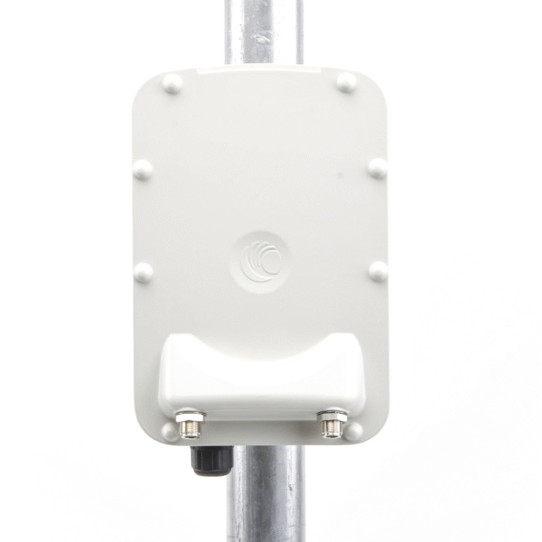 PTP-550 Hasta 1.36 GBps / 4910 - 6200 MHz / 802.11 AC Wave 2 MU-MIMO 4: 4x4 / BackHaul Conectorizado (C050055H017B)