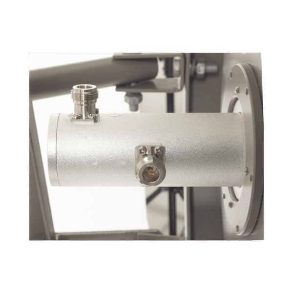 Antena altamente direccional, Ganancia de 36 dBi, Amplio rango frecuencia (4.9 – 6.5 GHz),.