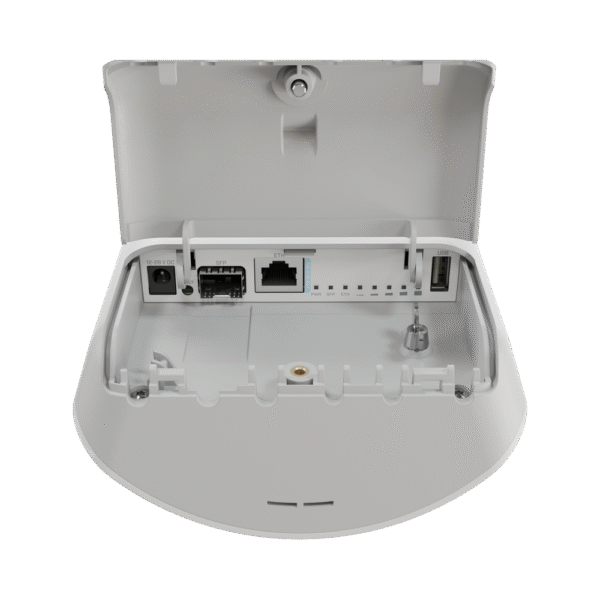 (mANTBox ax 15s) Estación base doble banda 2.4 / 5 GHz con una potente antena sectorial incorporada, RouterOS L4, International version