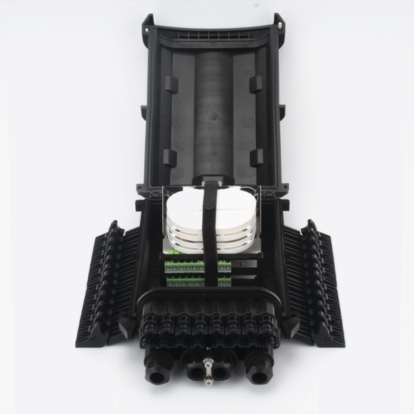 Caja de Distribución de Fibra Óptica para 24 Empalmes con 16 Acopladores SC/APC. Enterrado Directo, IP68, Splitter 1x8 Incluido con Conectores SC/APC