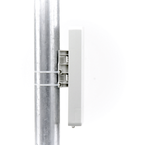 ePMP ForceL 300-13L Suscriptor de multipunto para zonas con alta interferencia, 4920-5970 MHz, Wave 2, Baja latencia, antena de 13 dBi , hasta 400 Mbps