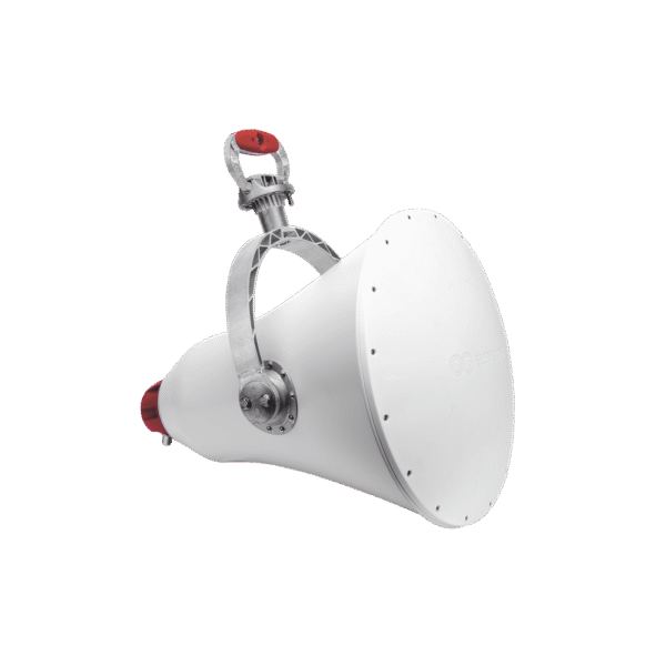 Antena direccional UltraHorn™ Carrier Class Contectorizada 5180-6400 GHz, 24 dBi, ultra rechazo al ruido, altamente direccional sin lóbulos laterales