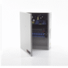 Fuente para aplicaciones en control de acceso, y detección de incendio, con capacidad de respaldo para 12 y 24 Vcd @ 4 A , con 8 circuitos de control ( NO ) y 8 circuitos de control trigger voltaje de entrada de : 115 Vca, requiere batería.