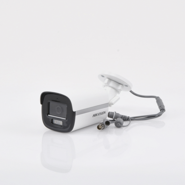 DS2CE12KF0TFS-AD-1-l-1 Bala TURBOHD 3K (5MP) / Lente 2.8mm / Micrófono Integrado / Imagen a color 24/7 / Luz Blanca 40 mts / Exterior IP67 / dWDR / 4 Tecnologías