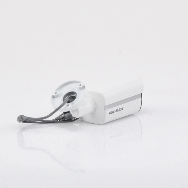DS2CE12KF0TFS-AD-3-l-1 Bala TURBOHD 3K (5MP) / Lente 2.8mm / Micrófono Integrado / Imagen a color 24/7 / Luz Blanca 40 mts / Exterior IP67 / dWDR / 4 Tecnologías