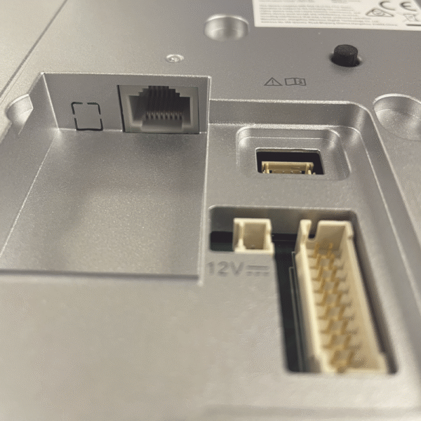 DSK1T8003EF-AD-8-l Terminal de Control de Acceso y Asistencia compatible con APP Hik-Connect (P2P) / Lectura de Huella y de Tarjetas EM / Soporta hasta 1000 Huellas / Relevador para Chapa / Software iVMS4200
