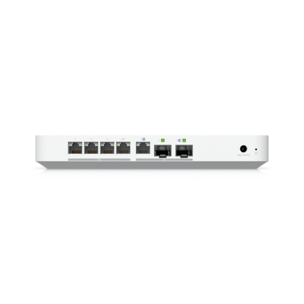UniFi Cloud Gateway UCG Fiber / Administra todas las líneas UniFi / (4) puertos 2.5 GbE y (1) puerto LAN SFP+ 10G, (1) puerto WAN SFP+ 10G / Balanceo de carga hasta 2 líneas, fuente de alimentación USB-C 5V 3A, ranura SSD