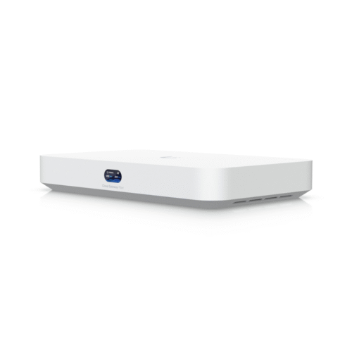 UCGFIBER-l UniFi Cloud Gateway UCG Fiber / Administra todas las líneas UniFi / (4) puertos 2.5 GbE y (1) puerto LAN SFP+ 10G, (1) puerto WAN SFP+ 10G / Balanceo de carga hasta 2 líneas, fuente de alimentación USB-C 5V 3A, ranura SSD