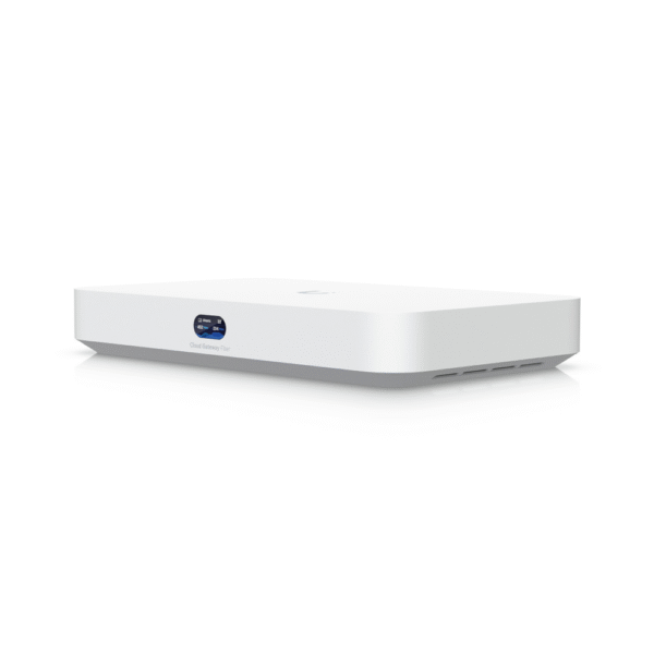 UniFi Cloud Gateway UCG Fiber / Administra todas las líneas UniFi / (4) puertos 2.5 GbE y (1) puerto LAN SFP+ 10G, (1) puerto WAN SFP+ 10G / Balanceo de carga hasta 2 líneas, fuente de alimentación USB-C 5V 3A, ranura SSD