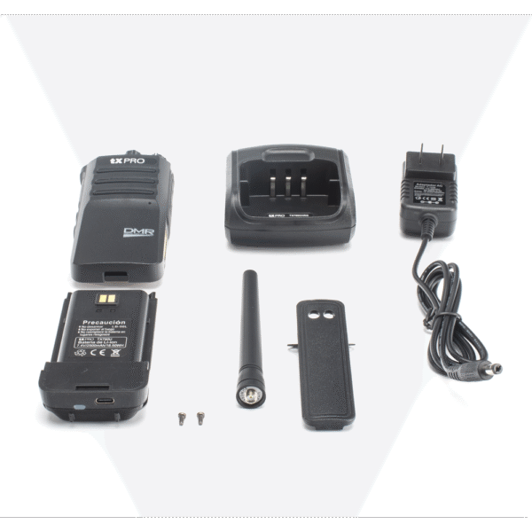 TX790U-AD-3-l Radio Portátil Digital DMR en banda UHF 400-470 MHz / 5 Watts de Potencia / Incluye: Antena, Clip, Batería Y Cargador
