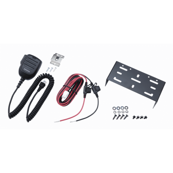 136-174 MHz, Digital DMR-Analógico, 50 Watts, 260 Canales, Pseudotrunking, Encriptación, IP54, MIL-STD-810, GPS interconstruido, Incluye accesorios de instalación